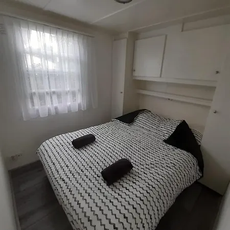Bospareltjes Luxe Alleen Voor Recreatie בקתה